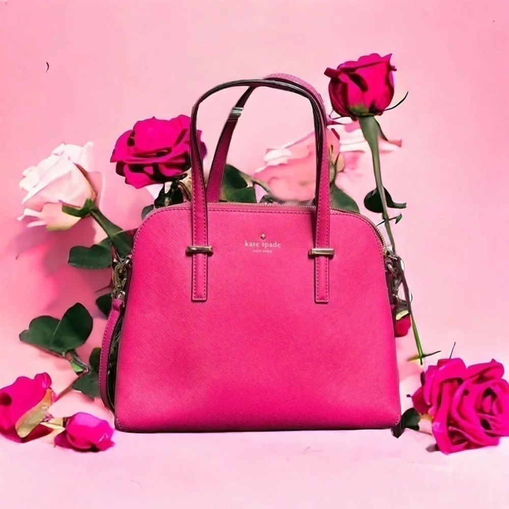 Kate spade bag EUC gorgeous pink!!!!! You need this bag.